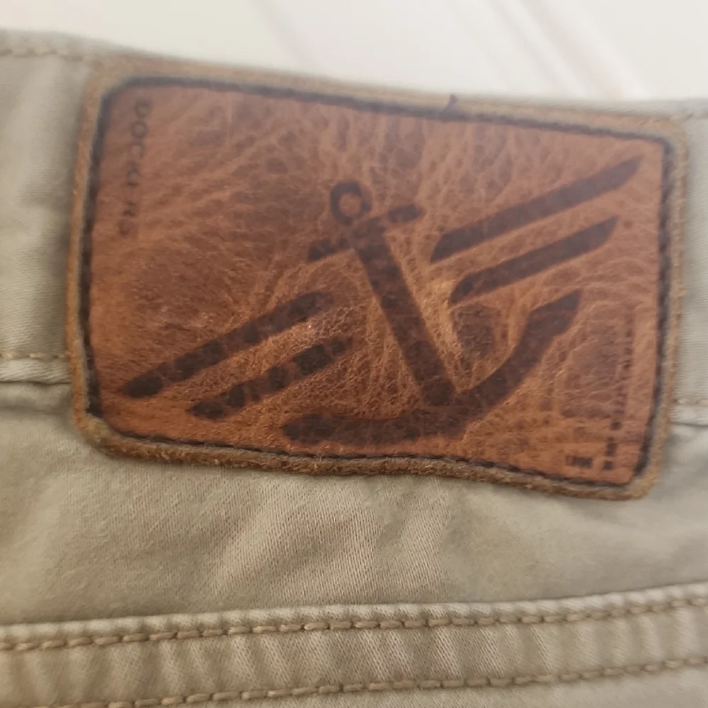 36 X 25  SHORT MAN'S Dockers Men's Khaki Chinos - Picture 8 of 10